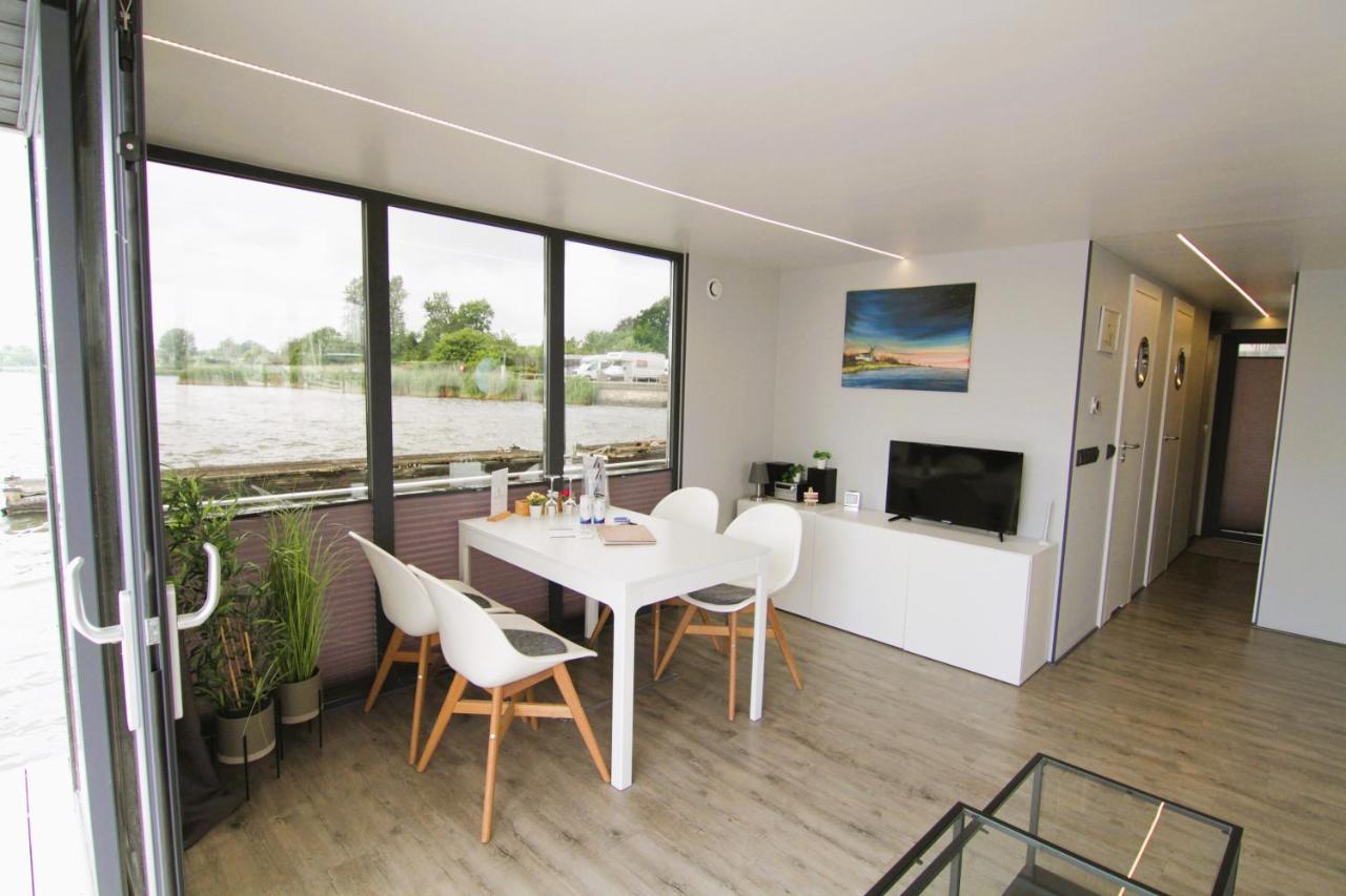 Hausboot Fjord Nordstern Mit Dachterrasse In Schleswig Hotel Екстериор снимка