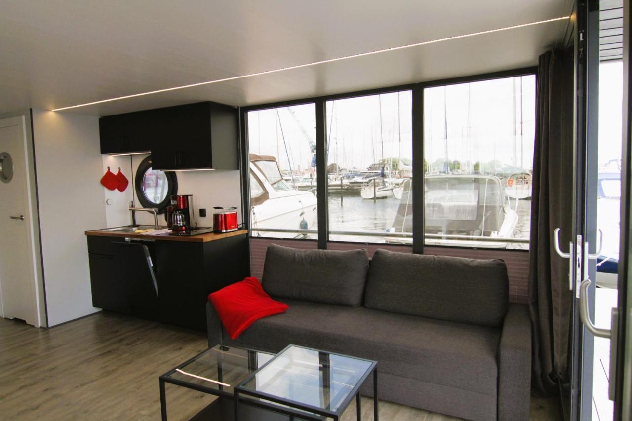 Hausboot Fjord Nordstern Mit Dachterrasse In Schleswig Hotel Екстериор снимка